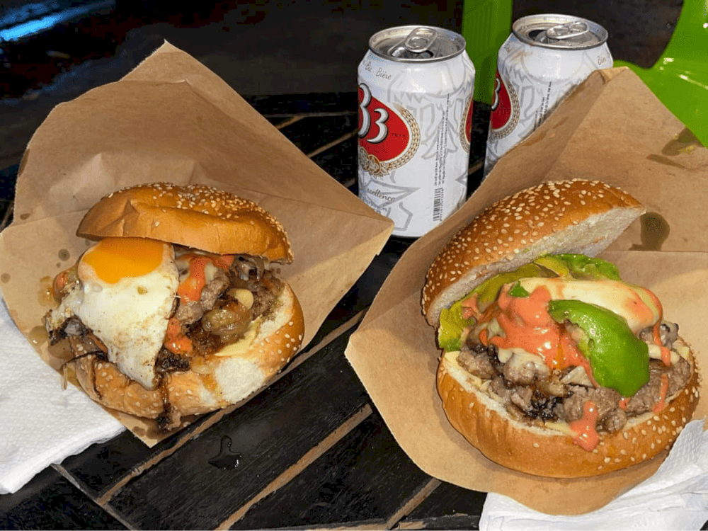 At Eat Me, Saigon, you'll find true American-style burgers, rich, hefty, and loaded with meat and cheese (Source: Eat Me)